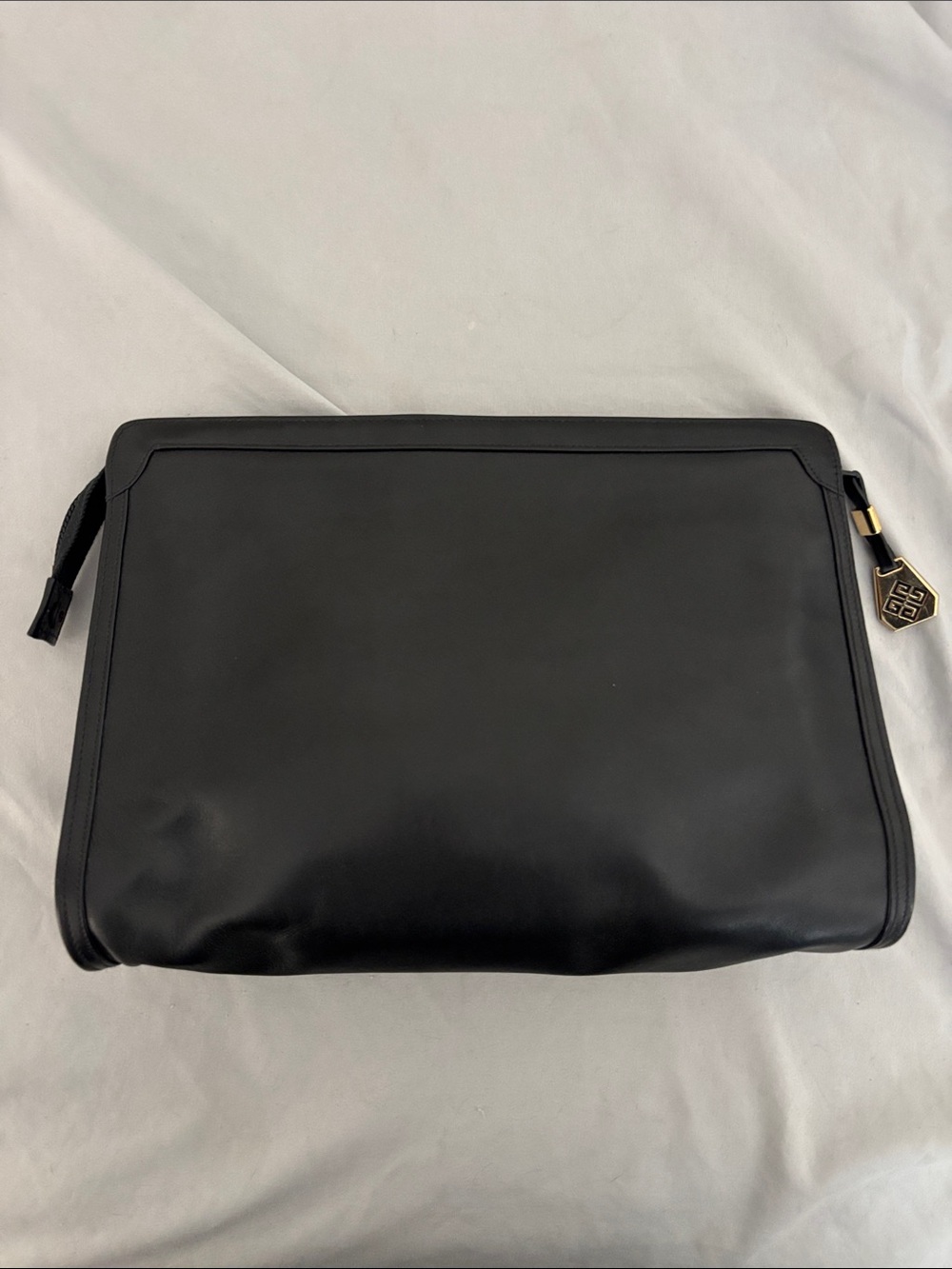 Vintage Sac Givenchy Black Leather Clutch Logo and Gold Zipper - Picture 2 of 6